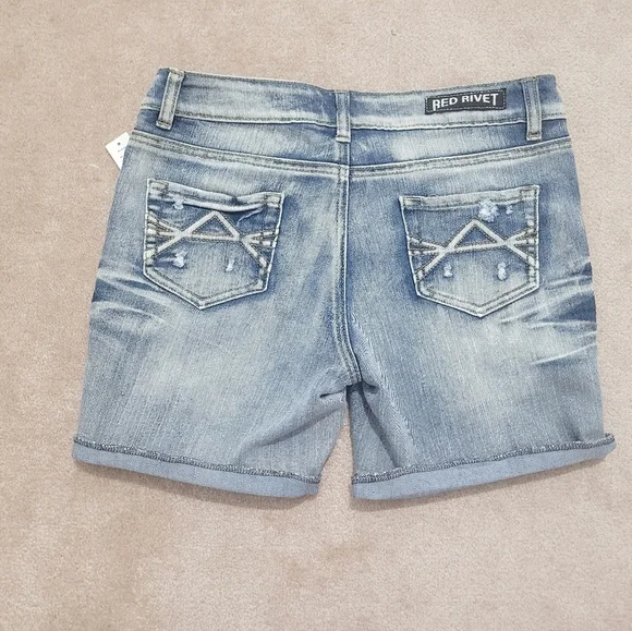 NEW Red Rivet Denim Shorts Cotten Stretch Blend Distressed Woman's Size 5 - Picture 2 of 10